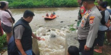 Polsek Garut Kota Lakukan Pencarian Bocah Hanyut di Sungai Cimanuk