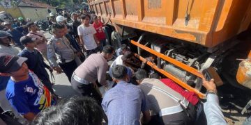 Respons Cepat di TKP, Polisi  Evakuasi Korban Laka di Sukatani