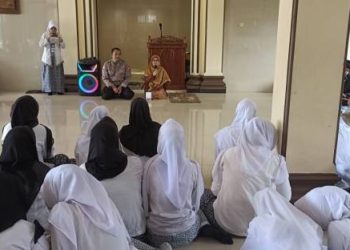 Binmas Polsek Jatiluhur Isi Pesantren Ramadhan di SMAN Jatiluhur