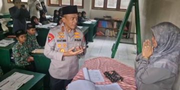 Deucu Seorang Guru di Ponpes Cipasung Merasa Bersyukur Akan di Umrahkan Oleh Kapolda Jabar