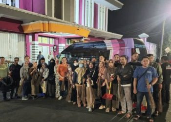 Gotong Royong Disdukcapil Ciamis Bersihkan Kota di Akhir Pekan, ASN Turun Langsung Jadi Teladan