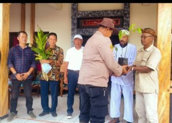 Gapoktan Giri Mukti dan Formagat Gotong Royong Normalisasi Saluran Dawuan Ciancang, Peringati Hari Lahan Basah Sedunia di Cijeungjing