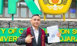 Waktu  Usia 10 Tahun Manggung di UNPAD, Dalang Khanha Ade Kosasih Sunarya Giri Harja 2  Raih Sarjana di UNPAD