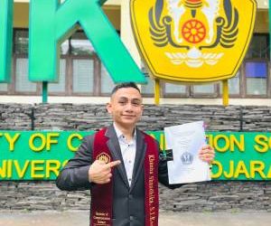 Waktu  Usia 10 Tahun Manggung di UNPAD, Dalang Khanha Ade Kosasih Sunarya Giri Harja 2  Raih Sarjana di UNPAD