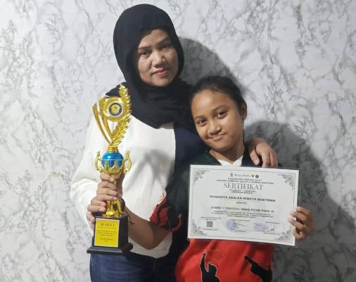 Khadziya Raih Juara 1 Tunggal Anak Putri Pasanggiri Pencak Silat Jawara Wibawa Sajati 2 Darma Saputra se Jawa Barat