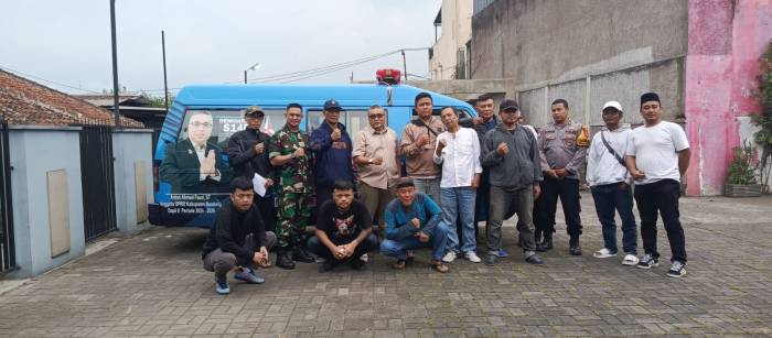 Legislator Fraksi Demokrat Anton Ahmad Fauzi Penuhi Janji Berikan Mobil Siaga
