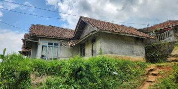 Kepedulian Bupati Ciamis, Rumah Guru Honorer dan Warga Tunanetra Diperbaiki Lewat Program Rutilahu