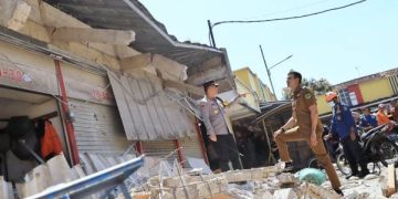 Kanopi  Pasar Soreang Ambruk Tewaskan Satu Orang, Wabup Bandung Sampaikan Duka