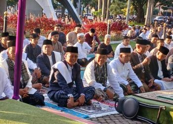 Lautan Jamaah di Alun-Alun Ciamis, Bupati Herdiat Shalat Ied Bersama Warga dan Serukan Persatuan