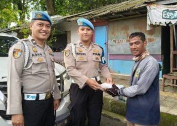 Ramadan Penuh Kepedulian, Propam Polres Ciamis Bagikan 3 Kuintal Beras untuk Warga Kurang Mampu