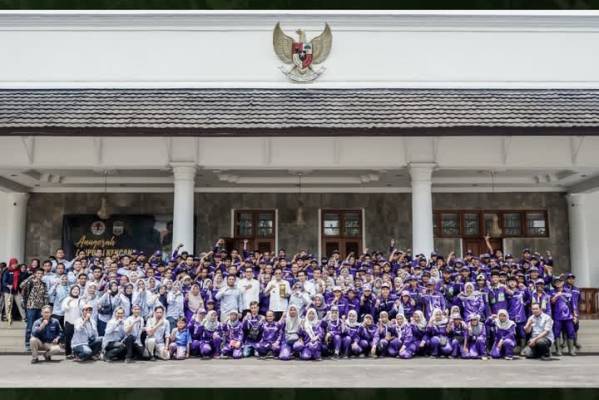 Foto: ist/ Sejumlah Pasukan Ungu Kabupaten Ciamis berfoto bersama Bupati Herdiat dan Jajaran