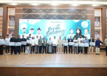 Bupati Bandung Beri Uang “Kadeudeuh” bagi Atlet dan Pelatih Peraih Medali FORNAS VIII NTB 2025
