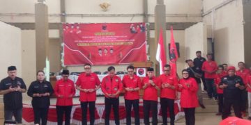 Ono Surono Serahkan SK Kepengurusan PDIP Garut, Tekankan Soliditas dan Keberpihakan Pada Rakyat