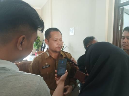 Foto : Kepala BKPSDM Ciamis Ai Rusli Suargi saat di wawancra terkait PKA. Senin (06/04/2026)