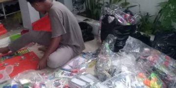 Nekat Jualan Mainan  Murah, Mirza Buktikan Usaha Kecil Bisa Jadi Jalan Keluar dari Pengangguran