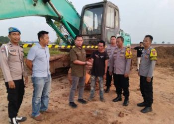Tim Gabungan Polisi dan Camat Turun Langsung Stop Galian Tanah merah tak berijin di Pagaden Barat