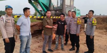 Tim Gabungan Polisi dan Camat Turun Langsung Stop Galian Tanah merah tak berijin di Pagaden Barat