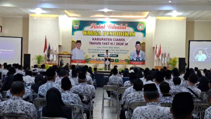 Foto : Ratusan Guru Anggota PGRI Ciamis mengikuti Kegiatan Halal Bihalal Pendidikan di Aula Stikes. Selasa (07/04/2026)