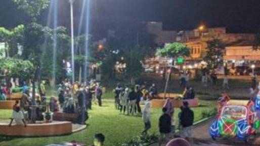 Foto : Berbagai Kegiatan mengisi malam Minggu di alun alun Ciamis 