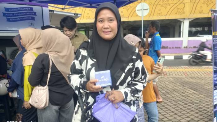 Foto : Salah satu wajib pajak Rila asal Cijantung 