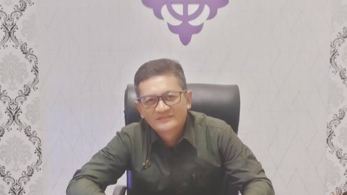 Foto : Kepala Bidang Pemasaran, Asep Didi Herdiawan, S.Pd., M.M., saat di wawancara terkaitsosialisasi lahan sewa Dispar untuk PKL. Jumat (24/04/2026)