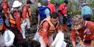 Ratusan Pramuka Ciamis Turun ke Sungai Cileueur, Perkuat Aksi Lingkungan di Momentum HPN 2026