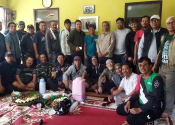 Sadudulur  Cilokotot Tepung Lawung Halbi Besok  Mengenang Masa Lalu di Rumah H. Oos Rahmat Kosasih