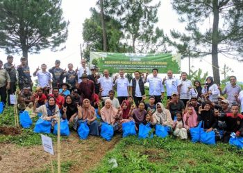 KPH Purwakarta bersama  YKP3 Jati Sejahtera Kegiatan Sosial dan  Penanaman pohon