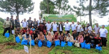 KPH Purwakarta bersama  YKP3 Jati Sejahtera Kegiatan Sosial dan  Penanaman pohon