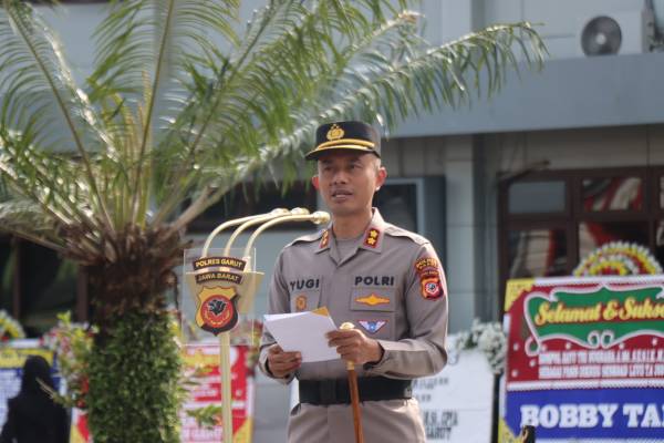Upacara Sertijab Wakapolres dan Kapolsek Jajaran Serta Pelepasan Purna Tugas Personel Polri di Pimpin Langsung Kapolres Garut