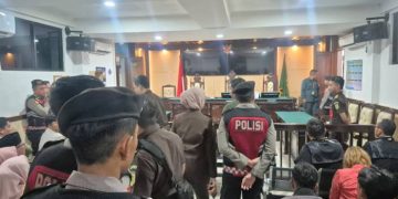 Pastikan Situasi Tetap kondusif Sat Samapta Lakukan Penjagaan Ketat  Sidang Vonis Kasus  Pembunuhan di PN Purwakarta