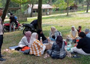 Libur Kenaikan Isa Almasih, Kapolsek Sukasari Turun Langsung Pantau Keamanan Wisata Parang Gombong
