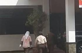 Mantan Bupati Purwakarta Penuhi Panggilan kejaksaan  Dimintai keterangan Dugaan penanganan Kasus gratifikasi Mobil mewah
