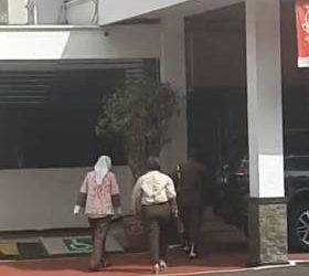Mantan Bupati Purwakarta Penuhi Panggilan kejaksaan Dimintai keterangan Dugaan penanganan Kasus gratifikasi Mobil mewah