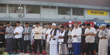 Polres Garut Gelar Sholat Idul Adha 1447 H di Lapangan Apel Polres Garut