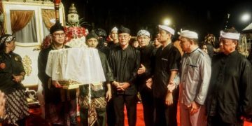 Dari Kawali, Bupati Ciamis Dampingi Kirab Binokasih, Hujan Tak Hentikan Ribuan Warga