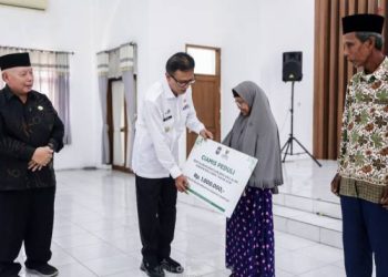 Bupati Herdiat Bersama Program Ciamis Peduli BAZNAS Salurkan Bantuan Korban Bencana