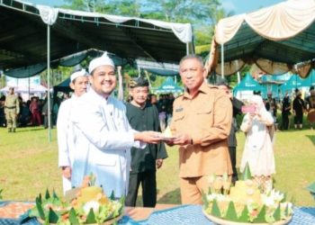 Nyurti Kalembur Warnai Milangkala ke-43 Desa Pusakanagara Sekda Ajak Warga Jaga Tradisi