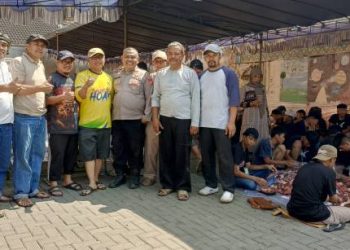Jamaah DKM Al-Haq Potong 7 Sapi Qurban