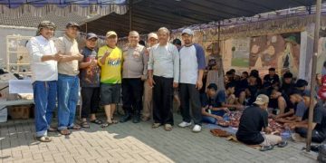 Jamaah DKM Al-Haq Potong 7 Sapi Qurban