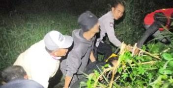 Perempuan yang Loncat dari Jembatan Sasak Besi Berhasil di Evakuasi Jajaran Polsek Bayongbong