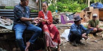 Bupati Herdiat Datangi Langsung Rumah Warga, Salurkan Bantuan Rutilahu dan Pastikan Penanganan Kesehatan