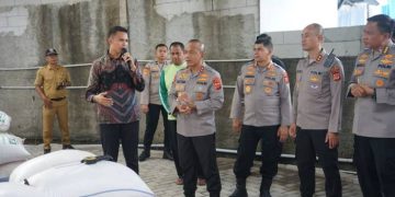 Dukung Ketahanan Pangan melalui Budidaya Jagung, Kapolda Jabar Tinjau Kelompok Tani Mekar Mukti Binaan Polres Garut di Leles