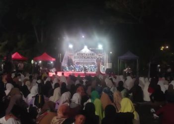 Lautan Obor dan Ribuan Jamaah Warnai Muharam Perdana Kelurahan Kertasari, Warga Bersatu dalam Semangat “Ngahiji Ngabakti”
