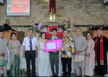 Gaspol Pakta Manis Hadir di Hari Bahagia Pengantin, Disdukcapil Ciamis Serahkan Akta Perkawinan Usai Pemberkatan