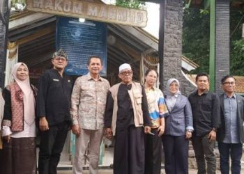 Kadisbud Kabupaten Bandung Dampingi Kunker Pansus XII DPRD Provinsi Jawa Barat ke Kampung Adat Mahmud