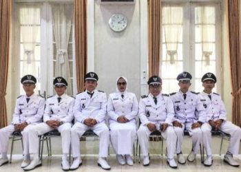 Bupati Garut Lantik Tujuh Kades PAW, Dorong Kepemimpinan yang Amanah dan Berorientasi pada Kesejahteraan Warga