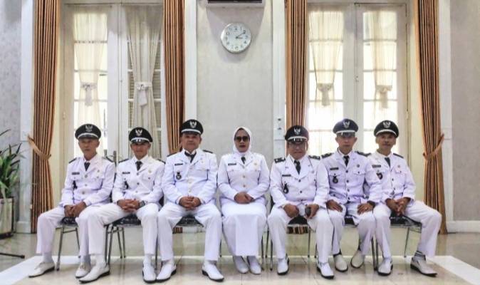 Bupati Garut Lantik Tujuh Kades PAW, Dorong Kepemimpinan yang Amanah dan Berorientasi pada Kesejahteraan Warga
