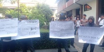 Pemuda Akhir Zaman Geruduk Kantor UKPJ Garut, Dorong Transparansi