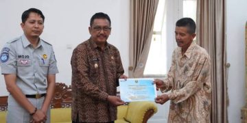 Bupati Bersama Jasa Raharja Serahkan Santunan Kepada Ahli Waris Korban Laka Lantas